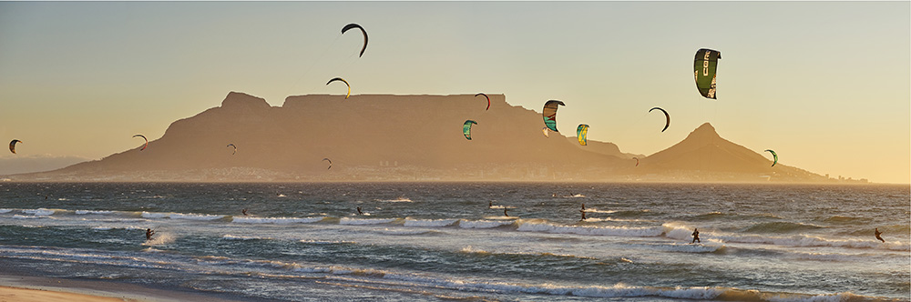 Kitesurfers, Table Mountain